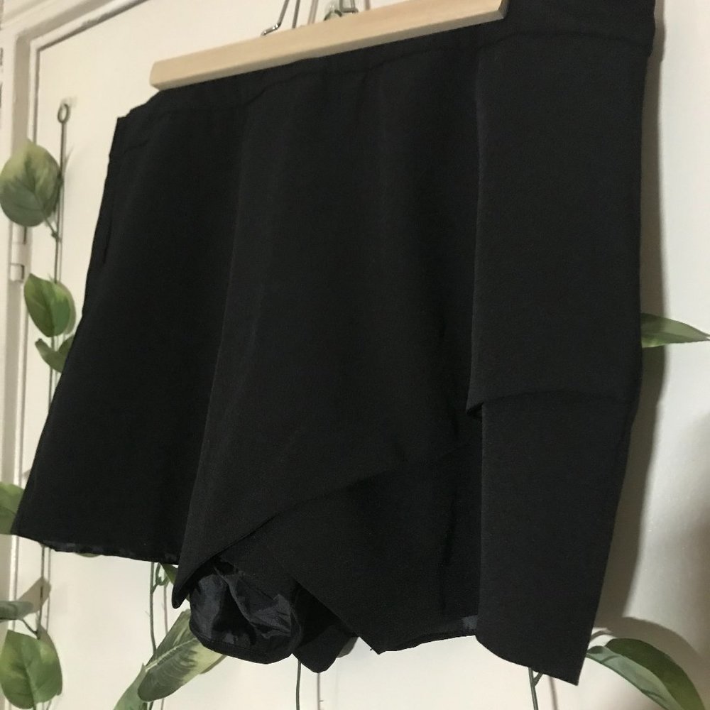 ❤️ ❤️ ❤️ASYMMETRICAL SKORT